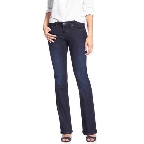 Banana Republic • Boot-Cut Low Rise Denim jeans - Picture 1 of 8